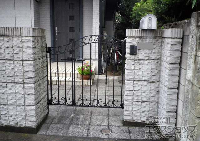 神奈川県横浜市のの門扉 ラフィーネ門扉4型 両開き親子 柱使用 施工例