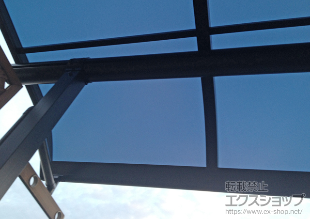 大阪府大阪市ののバルコニー・ベランダ屋根 プレシオステラス R型 屋根タイプ 単体 積雪〜20cm対応 施工例