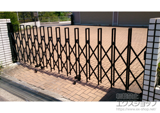 大阪府富田林市ののカーゲート トリップゲート PB型 ノンレール 片開き41S 施工例