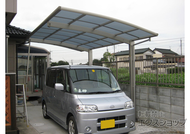 埼玉県南埼玉郡宮代町ののカーポート レイナポートグラン 積雪〜20cm対応＋着脱式サポート 標準・ハイルーフ兼用 2本入り 施工例