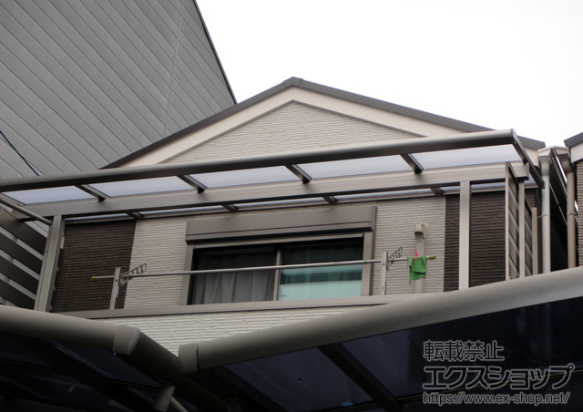 大阪府大阪市のLIXIL リクシル（トステム）のバルコニー・ベランダ屋根 ライザーテラスII F型 屋根タイプ 単体 積雪〜20cm対応 施工例