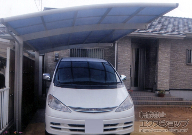 熊本県熊本市ののカーポート レイナポートグラン　積雪〜20cm対応＋レイナポートグラン 着脱式サポート 2本入＋レイナグランポート 屋根ふき材補強部品(1セット) 施工例