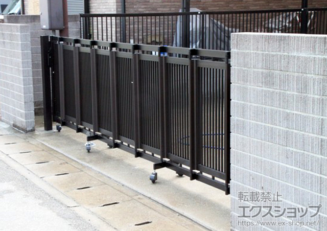 兵庫県加古川市ののカーゲート エクスライン伸縮ゲート2型 ノンレール 片開き 施工例