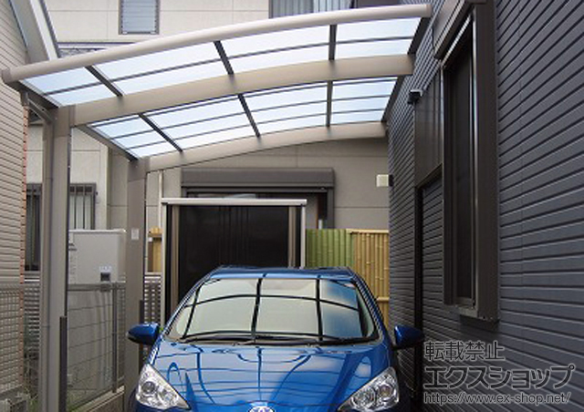 京都府京都市のLIXIL リクシル（トステム）のカーポート カーブポートシグマIII 積雪〜20cm対応＋柱カバー 施工例