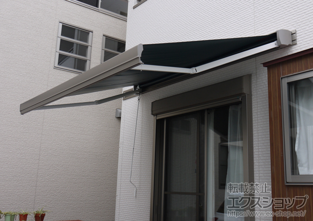 愛知県あま市のLIXIL リクシル（トステム）のオーニング・日よけ 彩風S型 手動式 施工例