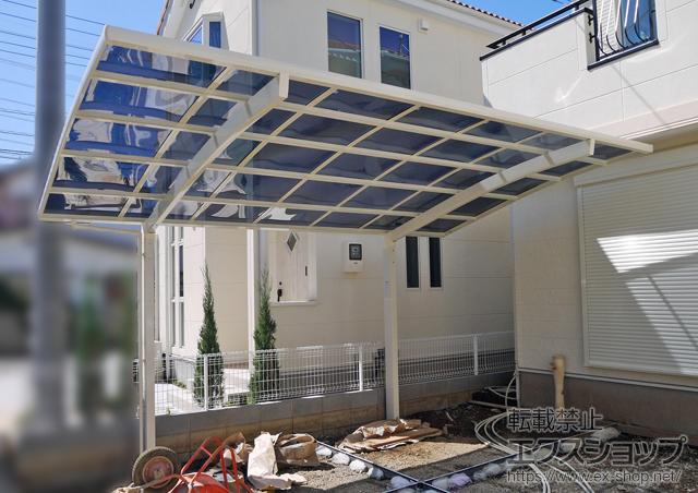 埼玉県ふじみ野市のLIXIL リクシル（トステム）のカーポート カーブポートシグマIII 積雪〜20cm対応 施工例