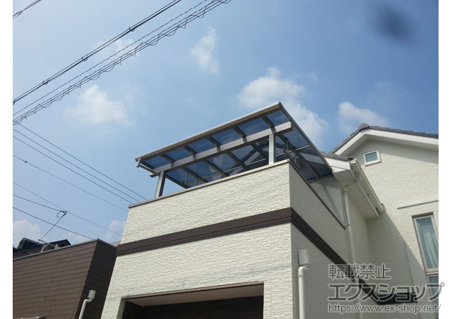 兵庫県川西市ののバルコニー・ベランダ屋根 ヴェクターテラス F型 1500 屋根タイプ 単体 積雪〜50cm対応＋吊り下げ式物干し　標準2本入 施工例