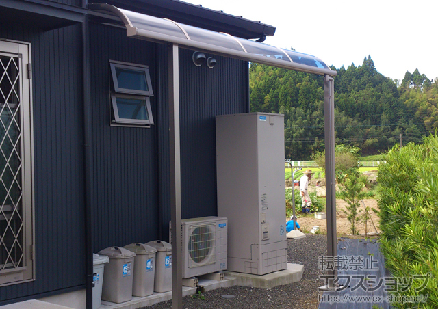 鹿児島県薩摩郡さつま町のLIXIL リクシル（トステム）のテラス屋根 ライザーテラスII R型 テラスタイプ 単体 積雪〜20cm対応 施工例