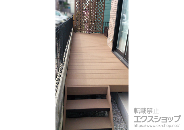 埼玉県朝霞市ののウッドデッキ リウッドデッキ 200＋リウッドステップ5型 Sタイプ(2段)＋リウッド ハイパーティション2型＜ラチス格子＞ 施工例
