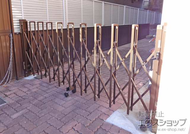 東京都板橋区ののカーゲート トリップゲート PB型 ノンレール 片開き 30S 施工例