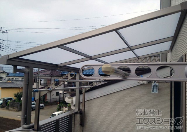 埼玉県富士見市のLIXIL リクシル（トステム）のバルコニー・ベランダ屋根 ライザーテラスII F型 テラスタイプ 単体 積雪〜20cm対応 施工例