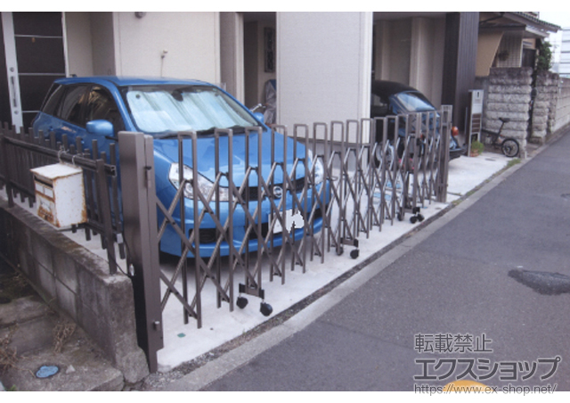 神奈川県茅ヶ崎市ののカーゲート トリップゲート PB型 ノンレール 両開き親子 施工例