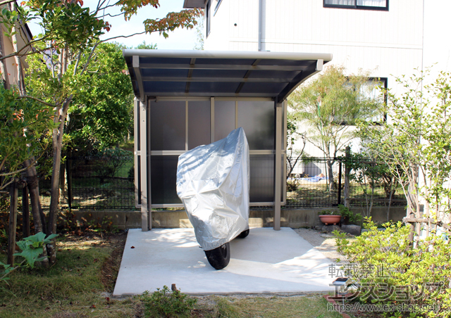 福島県福島市のLIXIL リクシル（トステム）のカーポート カーブパークシグマIII パネル1面囲い 施工例