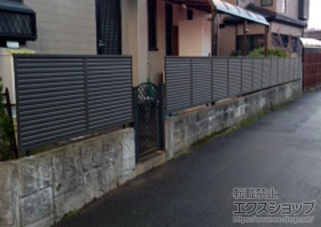 京都府京都市ののカーゲート アルシャインHG ノンキャスター 両開き 角地タイプ　マテリアルカラー+【デザインパネル】ファンクションユニット　ウィルモダン用縦格子 施工例