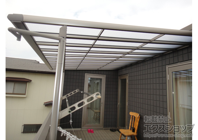 宮城県仙台市のLIXIL リクシル（トステム）のバルコニー・ベランダ屋根 パワーアルファ F型 屋根タイプ 単体 積雪〜30cm対応 施工例