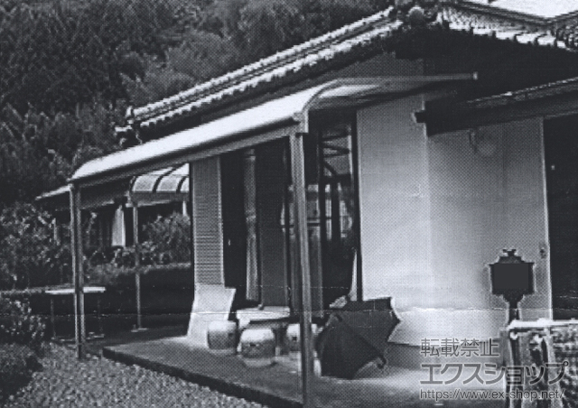 高知県高岡郡佐川町のLIXIL リクシル（トステム）のテラス屋根 ライザーテラスII R型 テラスタイプ 連棟 積雪〜20cm対応 施工例