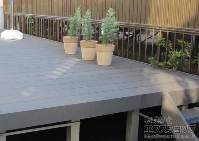 東京都町田市ののウッドデッキ リウッドデッキ 200＋リウッドステップ5型 Hタイプ 3段仕様 施工例