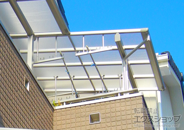 大阪府高槻市ののバルコニー・ベランダ屋根 ヴェクターテラス F型 屋根タイプ 単体 積雪〜20cm対応 施工例