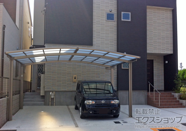 愛知県名古屋市のLIXIL リクシル（トステム）のカーポート カーブポートシグマIII ワイド 積雪〜20cm対応 施工例