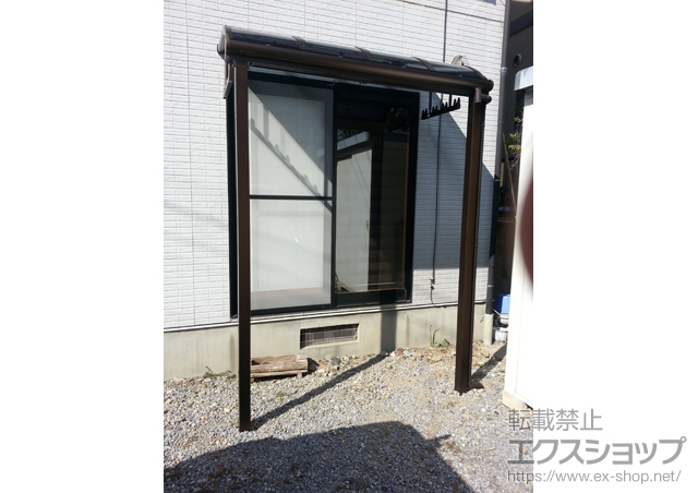 長野県松本市ののテラス屋根 プレシオステラス R型 1500 テラスタイプ 単体　積雪〜50cm対応＋吊り下げ式物干し 標準 2本入 施工例