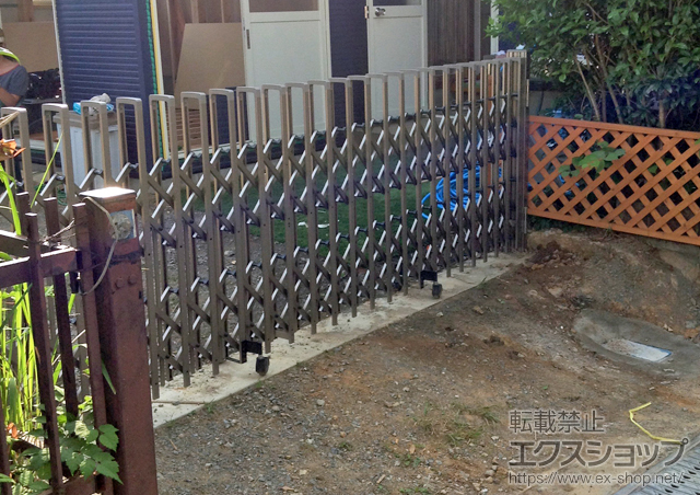 大阪府能勢郡能勢町ののカーゲート トリップゲート ペットガード型 ノンレール 片開き 47S 施工例