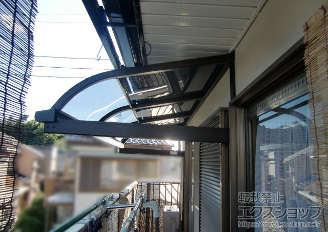 千葉県流山市のLIXIL リクシル（トステム）のバルコニー・ベランダ屋根 ライザーテラスII R型 ルーフタイプ 単体 積雪〜20cm対応 施工例