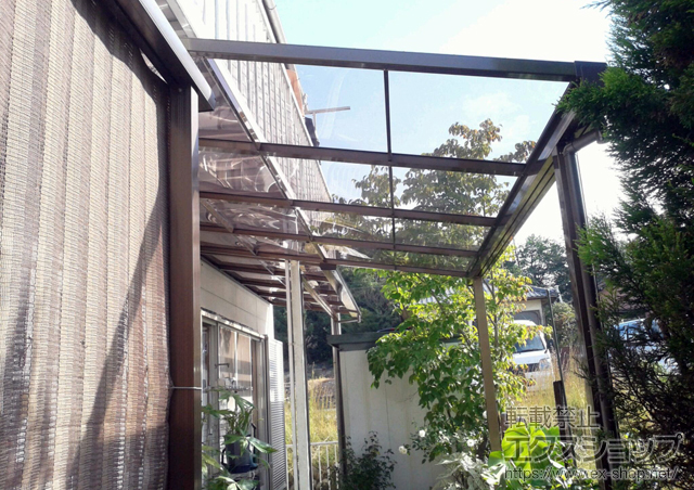 岐阜県多治見市のLIXIL リクシル（トステム）のテラス屋根 ライザーテラスII F型 テラスタイプ 単体 積雪〜20cm対応 施工例