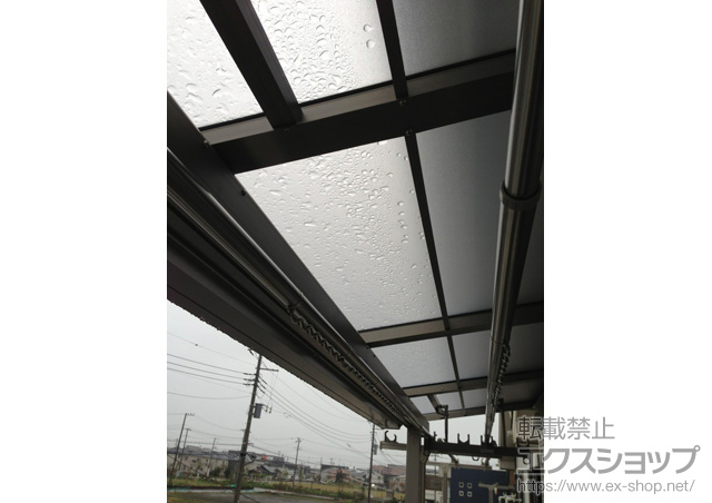 埼玉県三郷市のLIXIL リクシル（トステム）のバルコニー・ベランダ屋根 ライザーテラスII F型 屋根タイプ 単体 積雪〜20cm対応 施工例