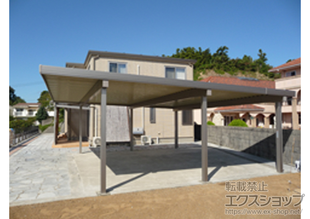 愛媛県今治市のLIXIL リクシル（トステム）のカーポート テリオスポートIII 900 3台用 奥行延長 角柱6本柱 積雪〜30cm対応 施工例