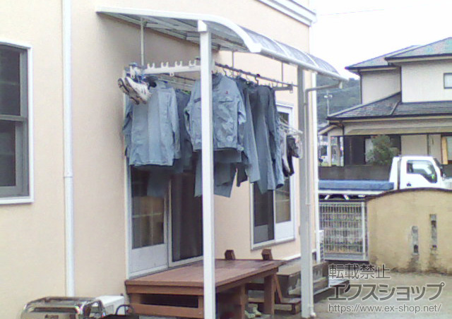 大分県大分市のLIXIL リクシル（トステム）のテラス屋根 ライザーテラスII R型 テラスタイプ 単体 積雪〜20cm対応 施工例