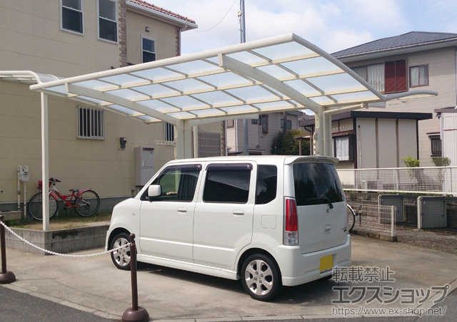 千葉県茂原市のLIXIL リクシル（トステム）のカーポート カーブポートシグマIII Y合掌 積雪〜20cm対応+カーブポートシグマIII用 収納式物干し 標準2本入 施工例