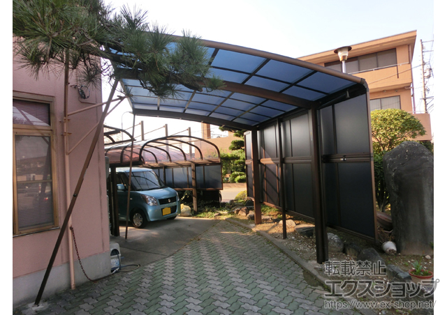 愛知県春日井市ののカーポート レイナポートグラン　積雪〜20cm対応＋レイナポートグラン用 サイドパネル＋着脱式サポート ハイルーフ 1本入り＋レイナポートグラン用 サイドパネル 施工例