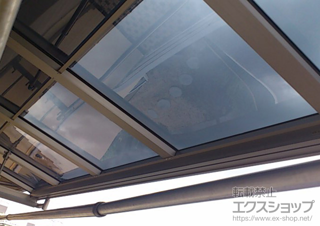 神奈川県横浜市のLIXIL リクシル（トステム）のバルコニー・ベランダ屋根 パワーアルファ F型 ルーフタイプ 単体 積雪〜30cm対応 施工例