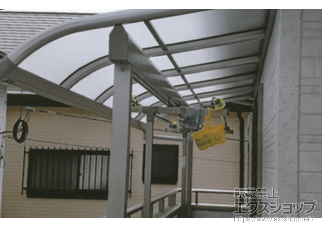 埼玉県川口市ののバルコニー・ベランダ屋根 ヴェクターテラス R型 屋根タイプ 単体 積雪〜20cm対応 施工例