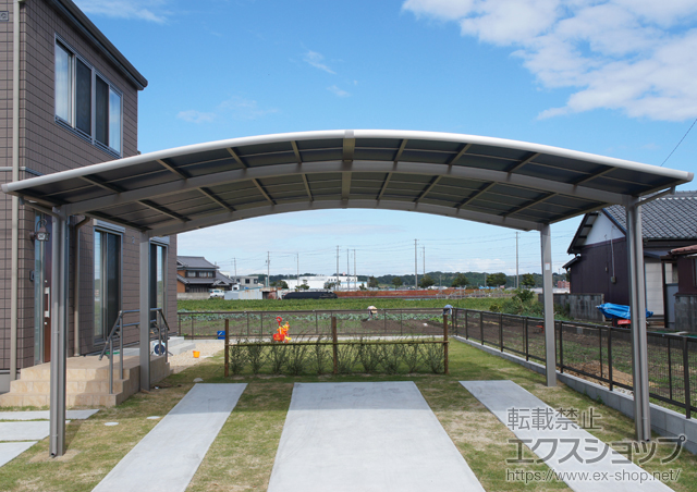 三重県津市のLIXIL リクシル（トステム）のカーポート カーブポートシグマIII ワイド 積雪〜20cm対応 施工例