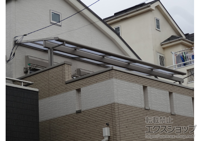 神奈川県横浜市のLIXIL リクシル（トステム）のバルコニー・ベランダ屋根 ライザーテラスII F型 屋根タイプ 単体 積雪〜20cm対応 施工例