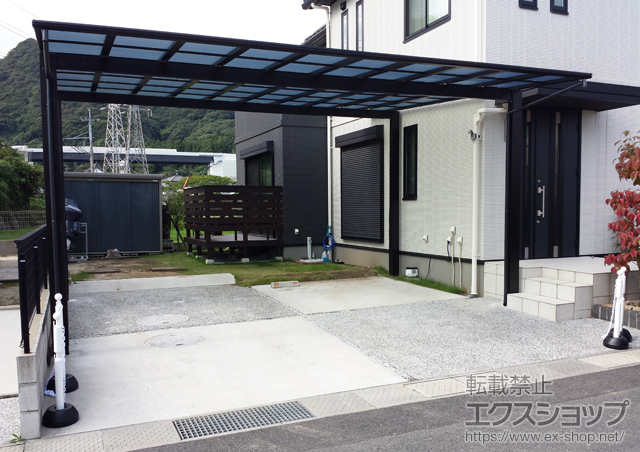 福岡県京都郡苅田町ののカーポート エフルージュ ツイン 積雪〜20cm対応+水平式物干し（テラス柱用）2本入+エフルージュツイン 柱カバー（大）+エフルージュツイン 枯葉よけネット 施工例