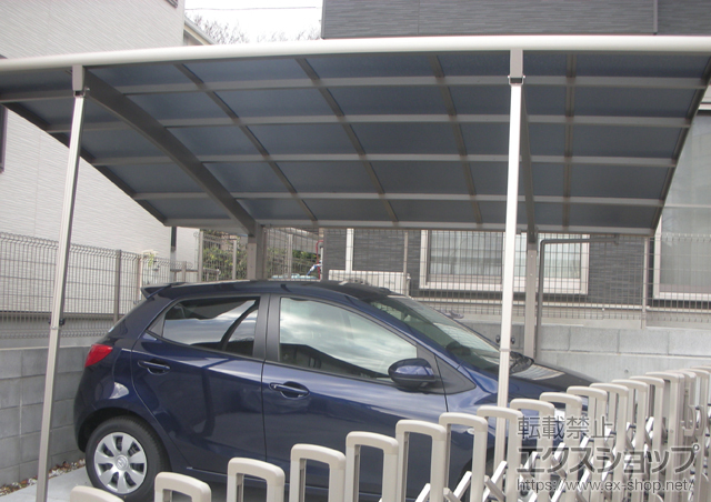 神奈川県川崎市のLIXIL リクシル（トステム）のカーポート カーブポートシグマIII 耐風圧強度仕様 積雪〜30cm対応 施工例