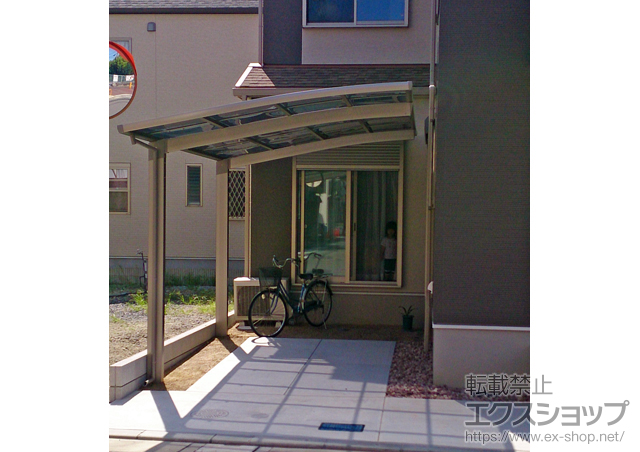 大阪府四條畷市のLIXIL リクシル（トステム）のカーポート カーブポートシグマIII 積雪〜20cm対応 施工例