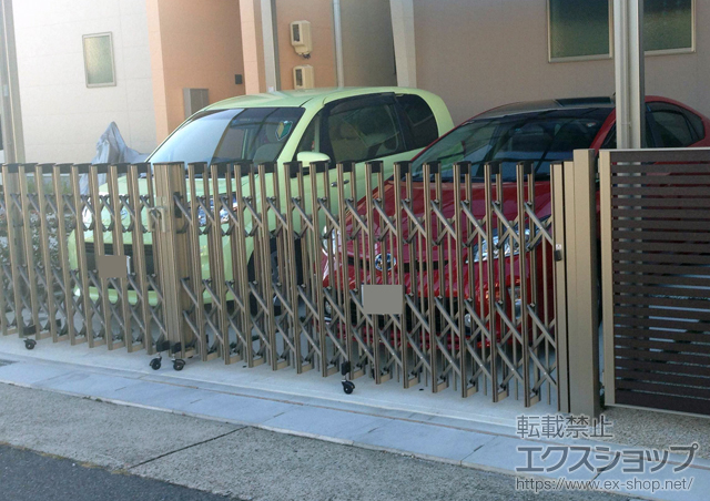 愛知県名古屋市ののカーゲート アルシャインII PG型R(ペットガード) Cタイプ ノンレール 両開き 600W 施工例