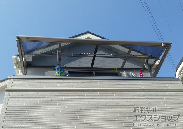 東京都府中市のLIXIL リクシル（トステム）のバルコニー・ベランダ屋根 ライザーテラスII F型 ルーフタイプ 単体 積雪〜20cm対応 施工例