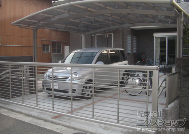 和歌山県和歌山市のLIXIL リクシル（トステム）のカーポート カーブポートシグマIII ワイド 積雪〜20cm対応 施工例