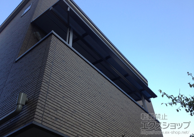 神奈川県川崎市のLIXIL リクシル（トステム）のバルコニー・ベランダ屋根 ライザーテラスII F型 屋根タイプ 単体 積雪〜20cm対応 施工例