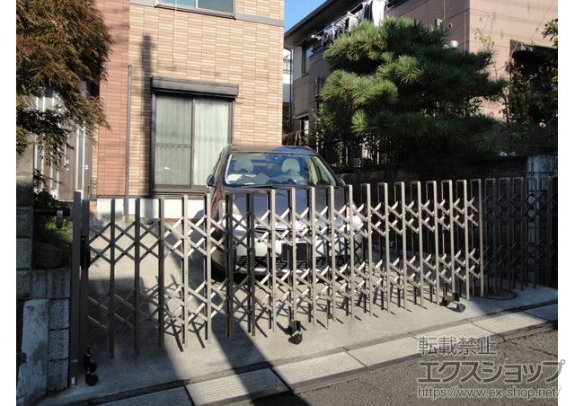 神奈川県綾瀬市ののカーゲート トリップゲート 傾斜地専用型 ノンレール 片開き 47S 施工例