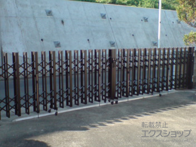 宮城県仙台市ののカーゲート アルシャインII HW型Aタイプ センターレール 両開き 630W 施工例