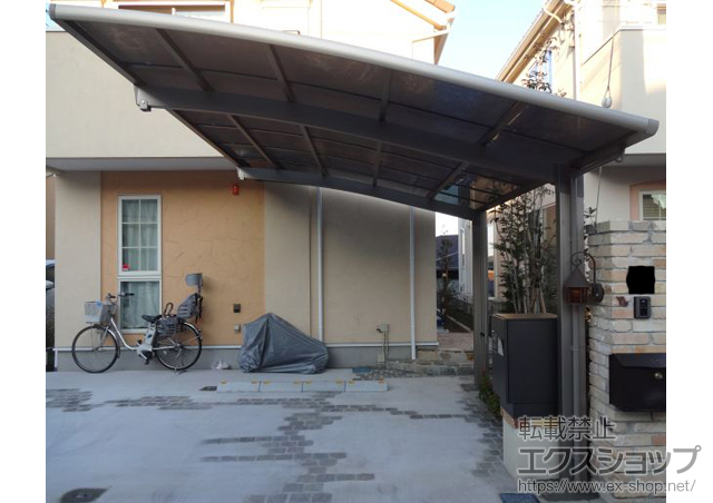 神奈川県横浜市のLIXIL リクシル（トステム）のカーポート カーブポートシグマIII 積雪〜20cm対応 施工例