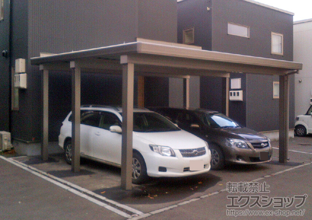 北海道札幌市のLIXIL リクシル（トステム）のカーポート テリオスポートIII 4500 2台用 角柱6本仕様 積雪〜150cm対応 施工例