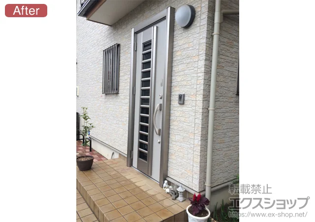 茨城県取手市のLIXIL リクシル（トステム）の玄関ドア リシェント 001型 K4仕様22 片開き ※簡易タッチキーシステム 施工例