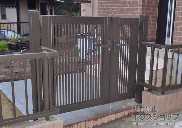 宮城県仙台市のの門扉 プリレオ R2型 両開き親子　柱使用 施工例