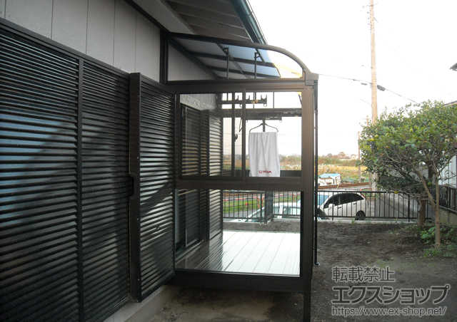 千葉県木更津市のLIXIL リクシル（トステム）のテラス囲い・サンルーム ほせるんですII R型 床納まり 積雪〜20cm対応 施工例